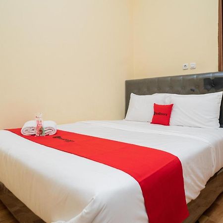 Reddoorz Syariah Near Jembatan Merah Plaza Krembangan Exteriör bild
