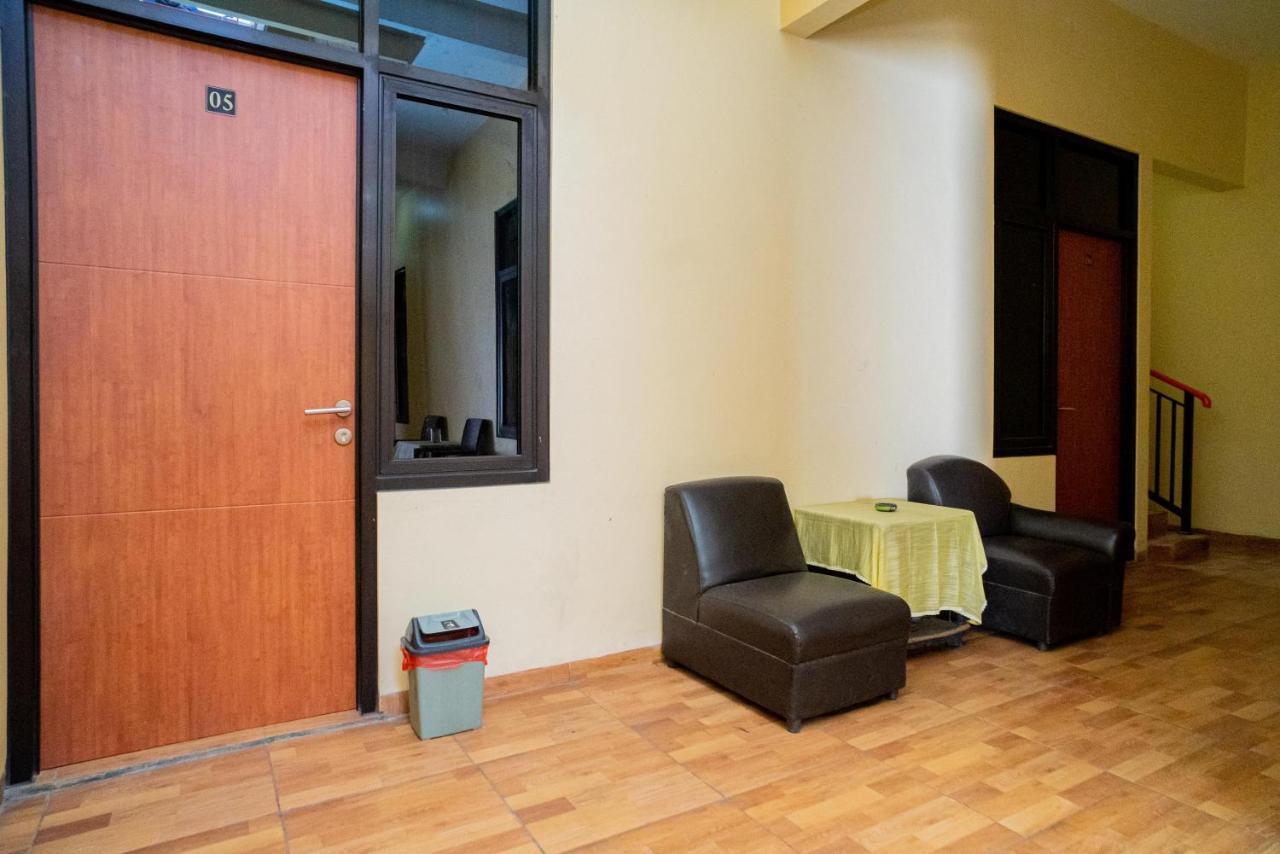 Reddoorz Syariah Near Jembatan Merah Plaza Krembangan Exteriör bild