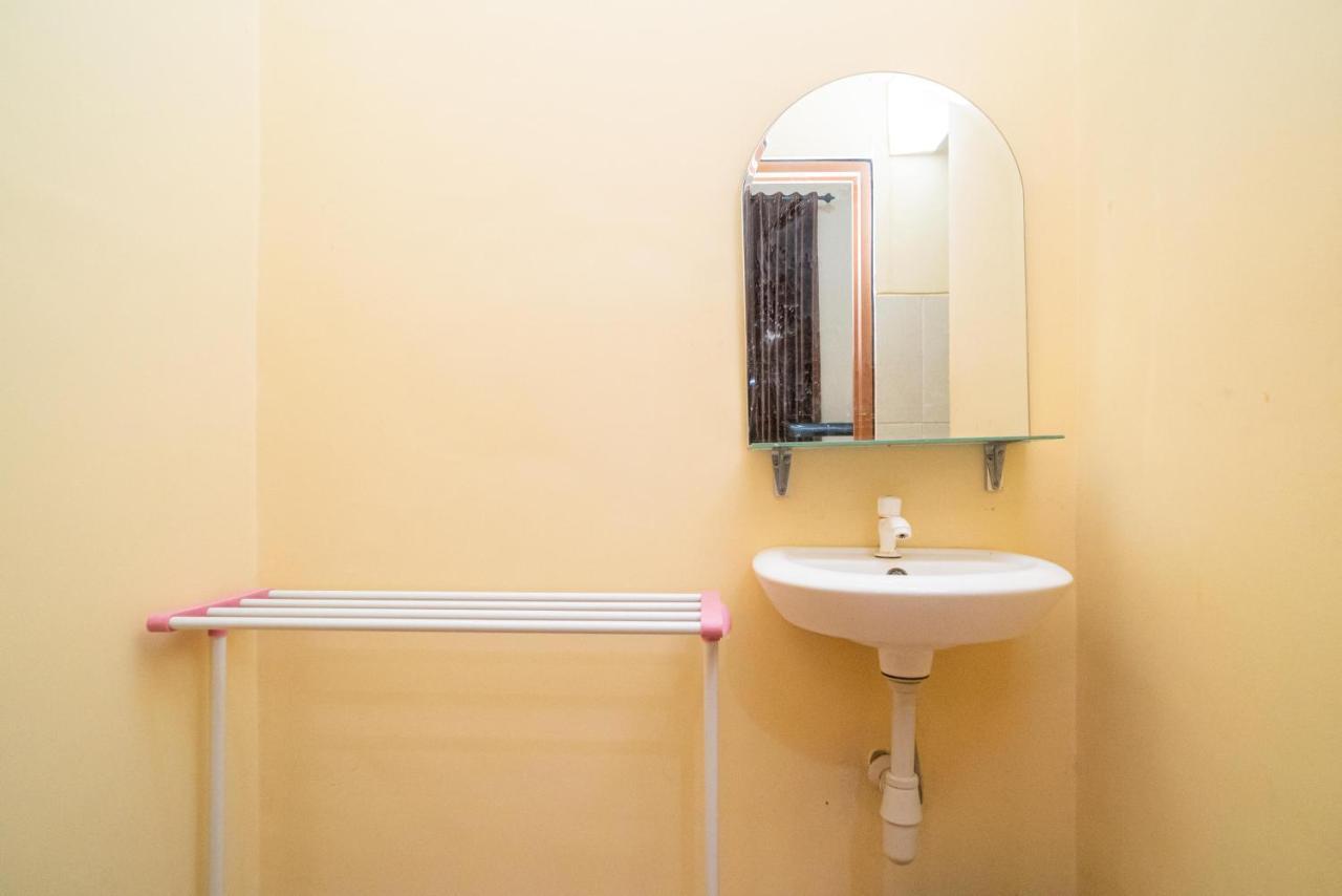 Reddoorz Syariah Near Jembatan Merah Plaza Krembangan Exteriör bild